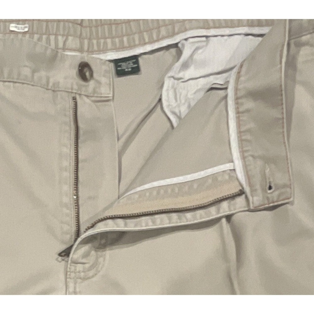 Eddie Bauer Mens Pleated Chino Shorts Khaki Tan Cotton Elastic Waist Size 46 - Picture 6 of 6